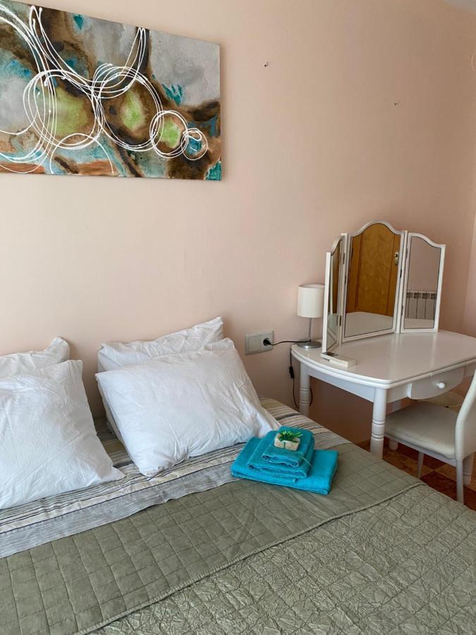 Comfortable Guest Room With Balcony Beniarjo エクステリア 写真