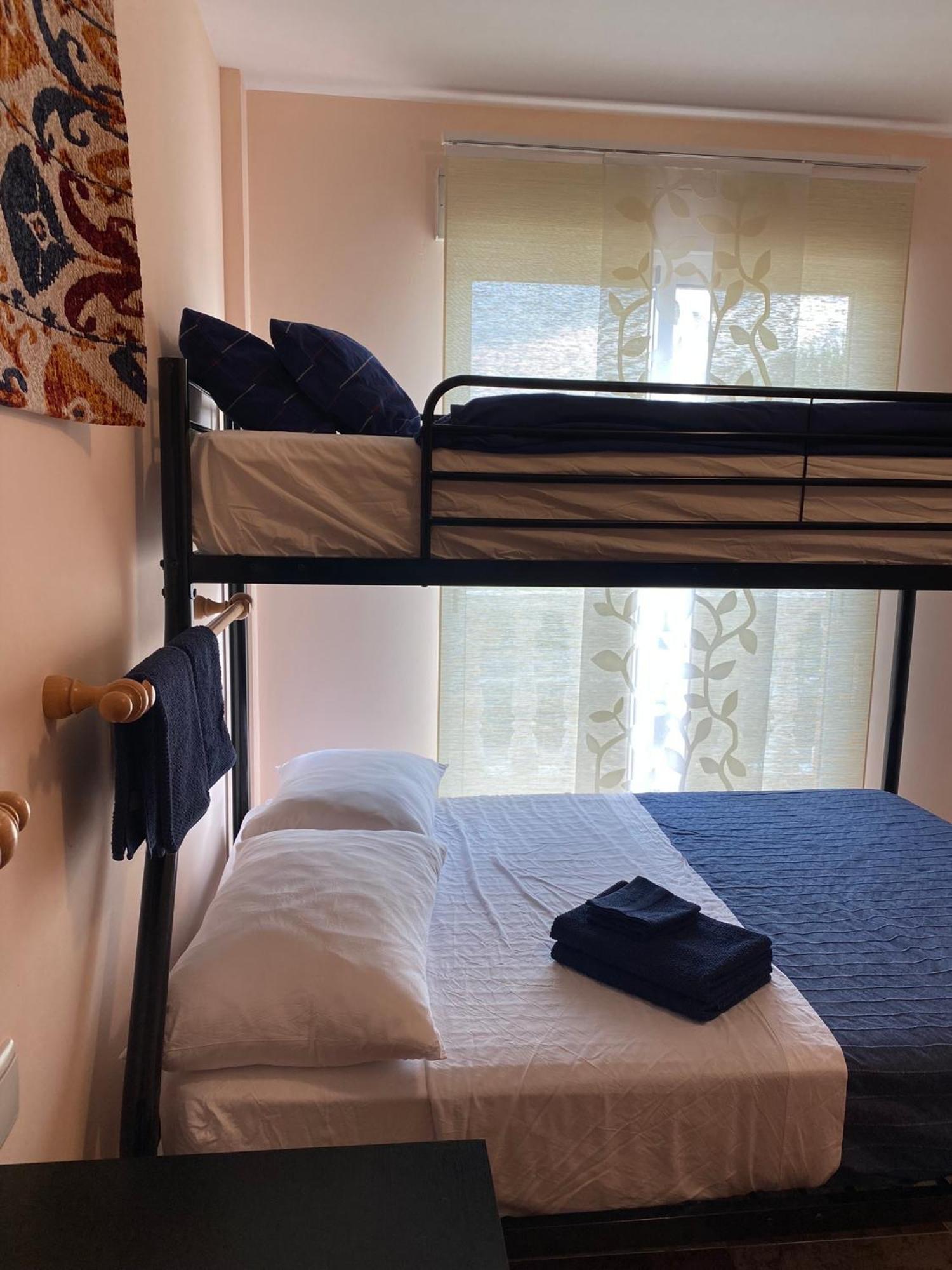 Comfortable Guest Room With Balcony Beniarjo エクステリア 写真